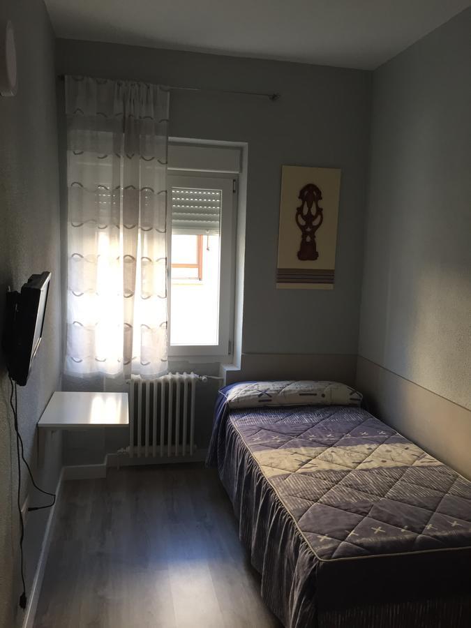 Hostal Rosales Aranda de Duero Extérieur photo